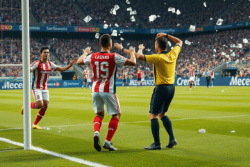Jugadores de River Plate celebrando gol de Montiel después de un córner interrumpido por hinchas